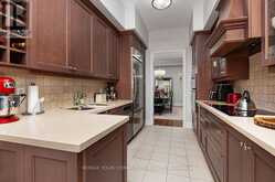 520 - 10101 YONGE STREET | Richmond Hill Ontario | Slide Image Fourteen