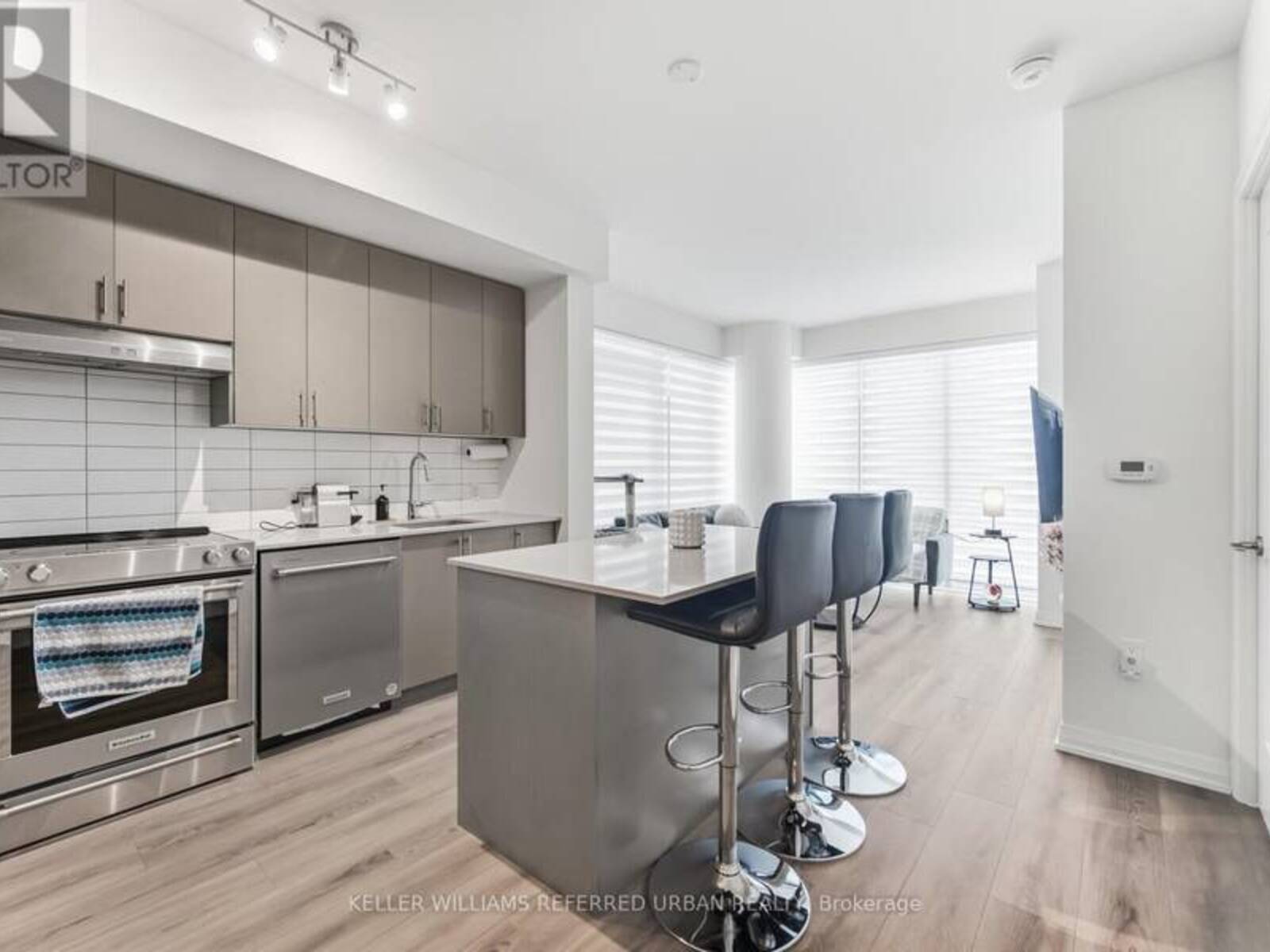 1115 - 9000 JANE STREET, Vaughan, Ontario L4K 0M6