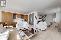 251 OXFORD STREET | Richmond Hill Ontario | Slide Image Ten