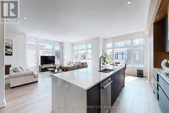 251 OXFORD STREET | Richmond Hill Ontario | Slide Image Twelve