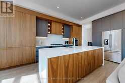 251 OXFORD STREET | Richmond Hill Ontario | Slide Image Thirteen