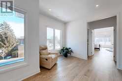 251 OXFORD STREET | Richmond Hill Ontario | Slide Image Twenty-three