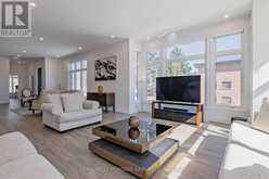 251 OXFORD STREET | Richmond Hill Ontario | Slide Image Nine