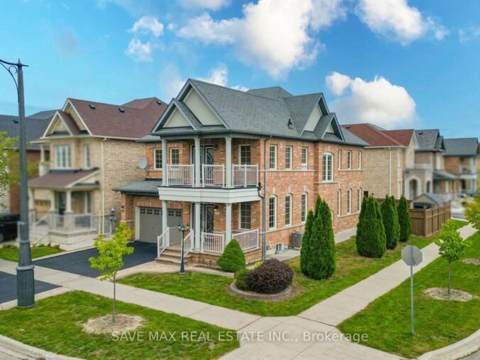 7 EGERTON STREET, Brampton, Ontario L6R 3S2