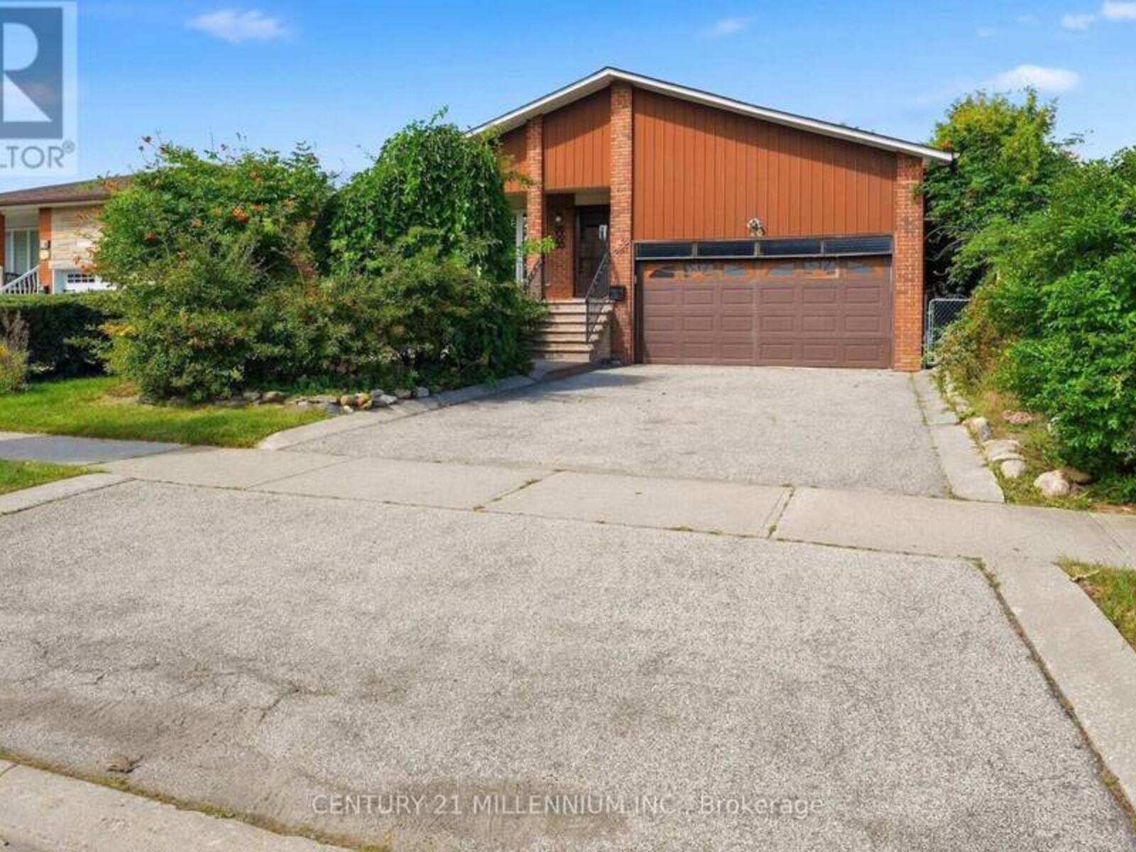 16 JARDINE STREET, Brampton, Ontario L6S 3H4