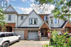 5 EVELYN BUCK LANE | Aurora Ontario | Slide Image One