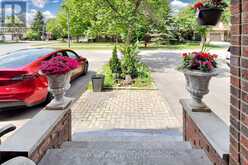 5 EVELYN BUCK LANE | Aurora Ontario | Slide Image Three