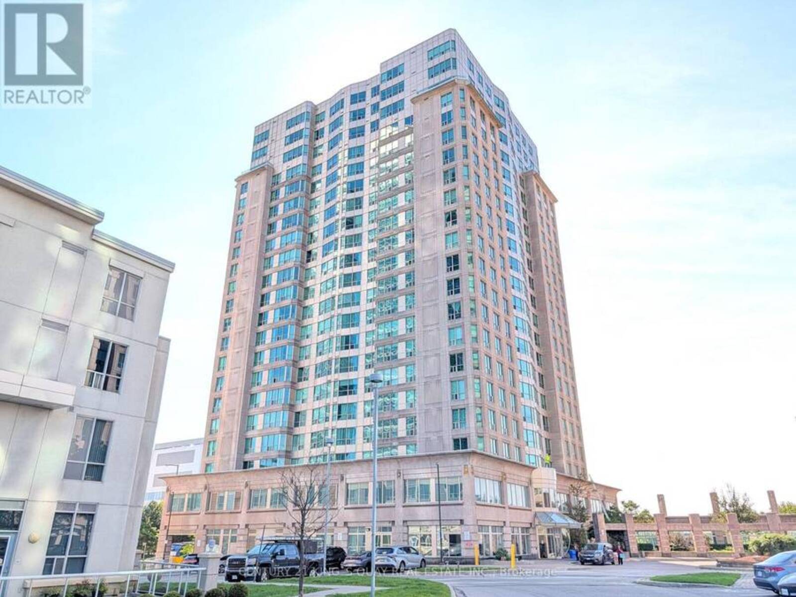 1701 - 8 LEE CENTRE DRIVE, Toronto, Ontario M1H 3H8