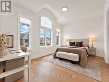 34 SETTLEMENT CRESCENT | Richmond Hill Ontario | Slide Image Sixteen