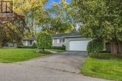 29 MEDINA SQUARE | Georgina Ontario | Slide Image One
