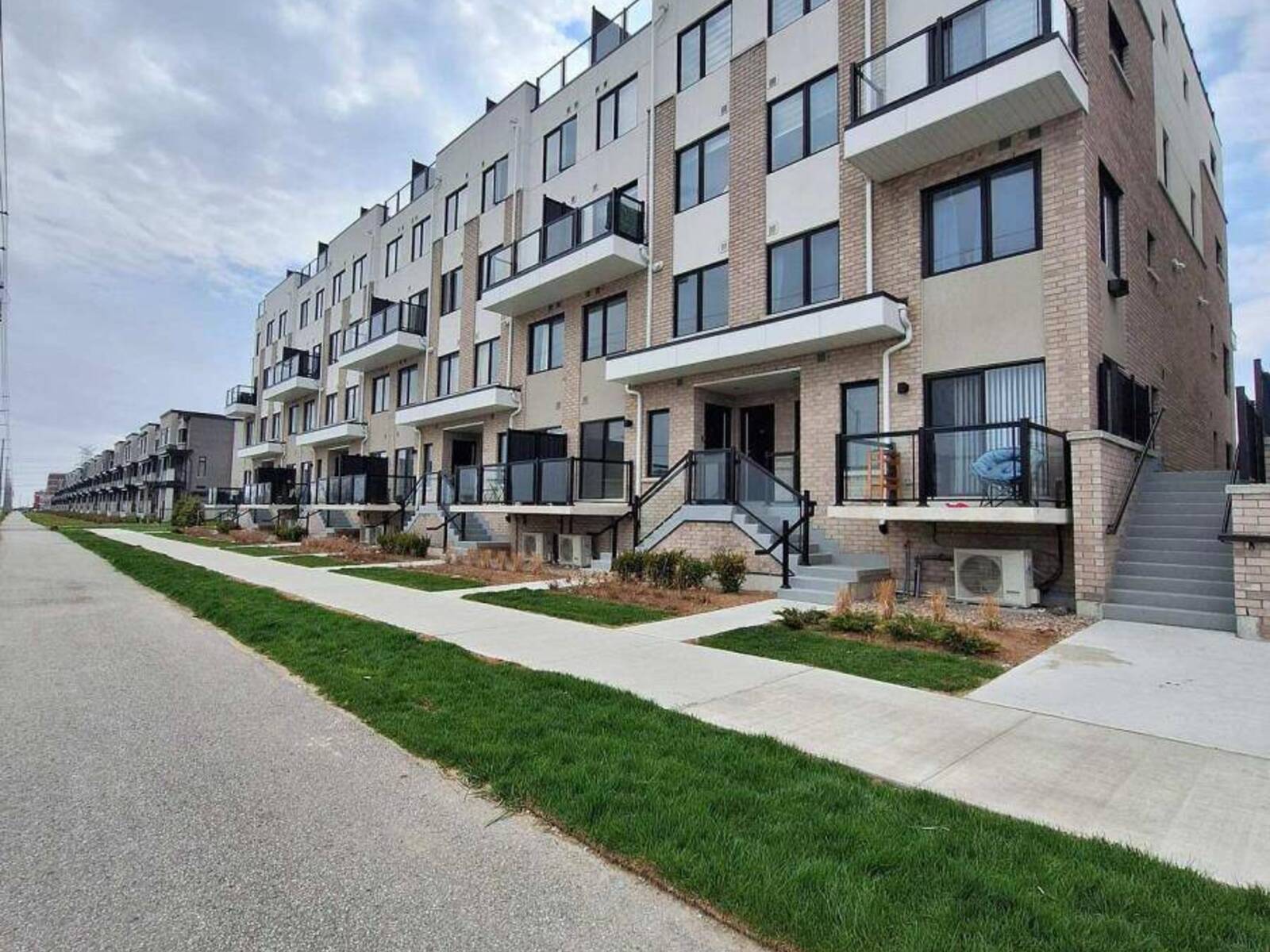 304 - 1695 DERSAN STREET, Pickering, Ontario L1X 0S9