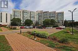 1015 - 30 HARDING BOULEVARD W | Richmond Hill Ontario | Slide Image Thirty-three