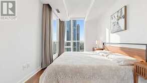 4207 - 33 BAY STREET | Toronto Ontario | Slide Image Sixteen