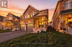 90 FERRAGINE CRESCENT | Bradford West Gwillimbury Ontario | Slide Image Two