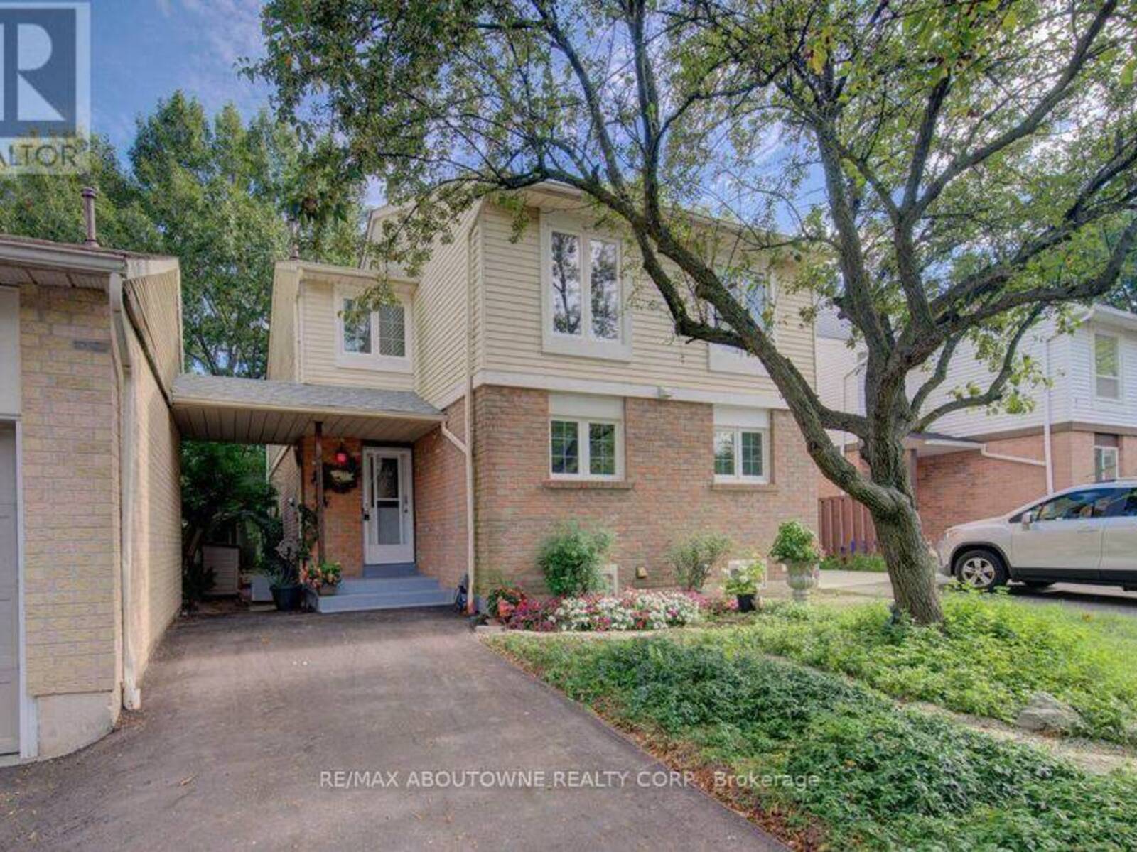 1012 ELIZABETH PLACE, Oakville, Ontario L6H 3H8