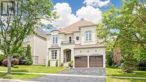 368 PARADELLE DRIVE | Richmond Hill Ontario | Slide Image Two