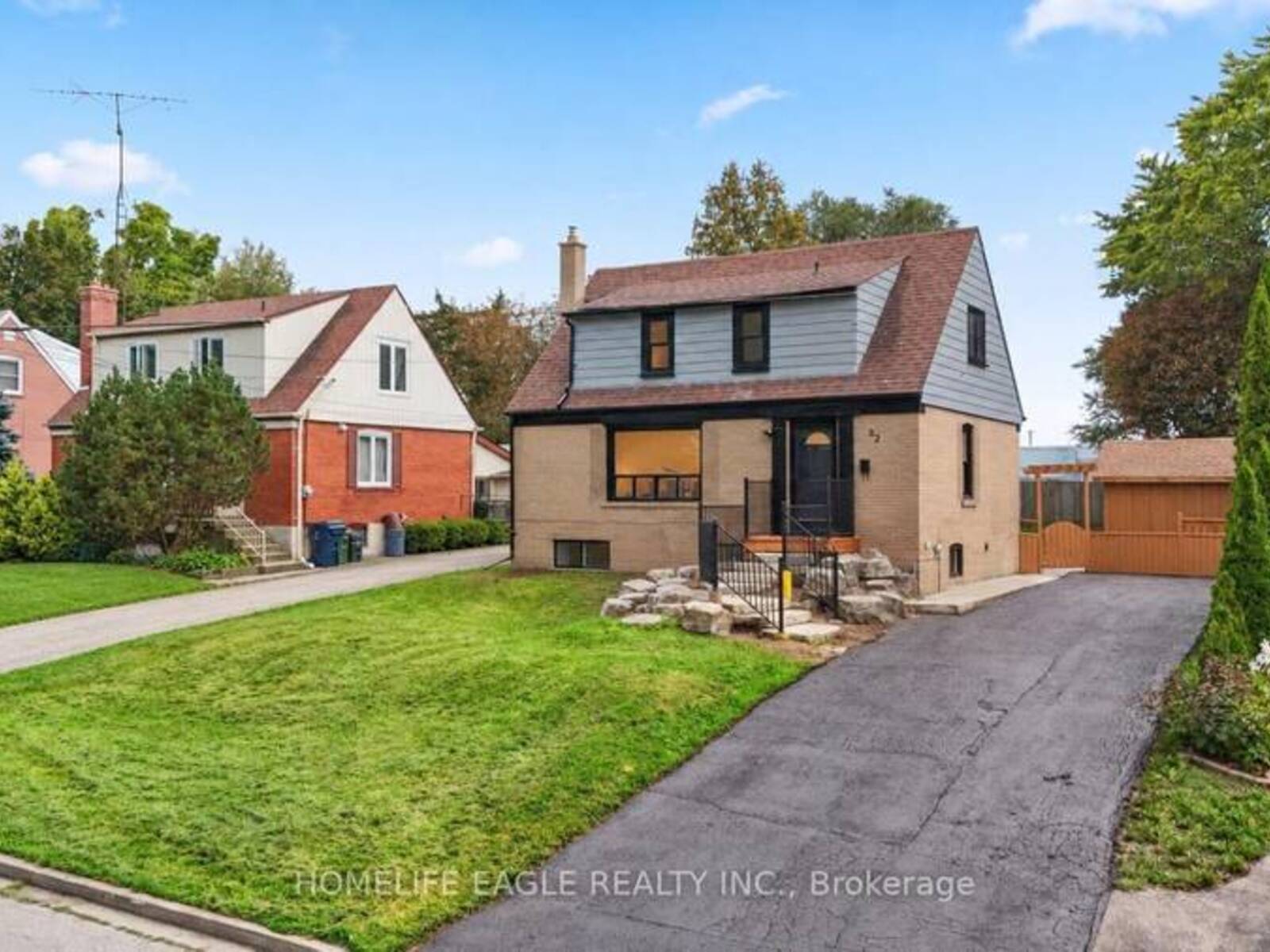 82 SCARBOROUGH HEIGHTS BOULEVARD, Toronto, Ontario M1M 2V4