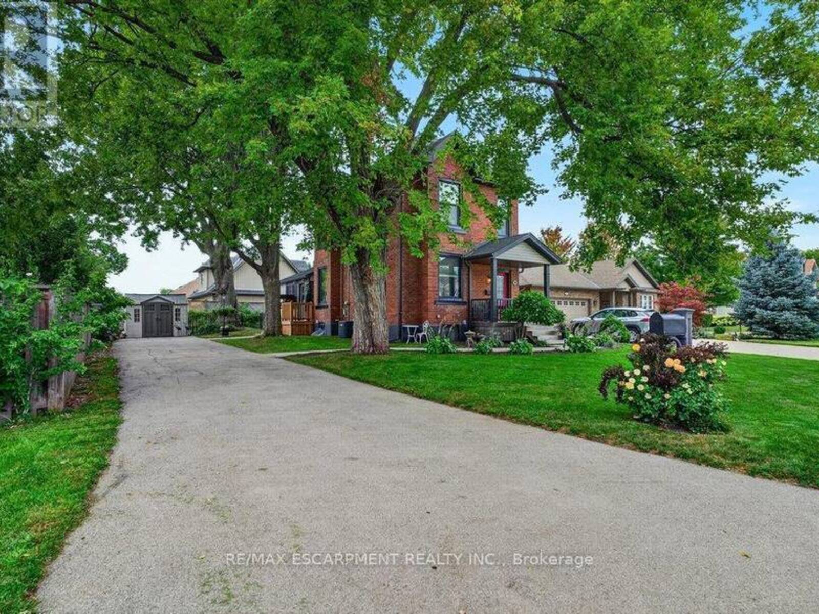 25 BOOK ROAD, Grimsby, Ontario L3M 2M3