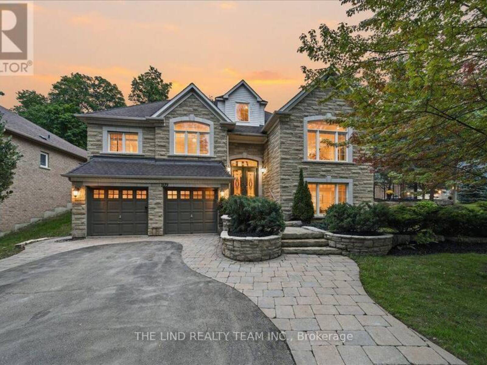109 WILLIS DRIVE, Aurora, Ontario L4G 7M4