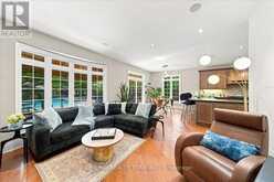 109 WILLIS DRIVE | Aurora Ontario | Slide Image Fifteen