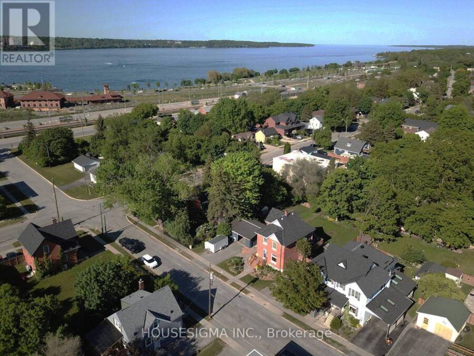 23 WILLIAM STREET, Barrie, Ontario L4N 3J4