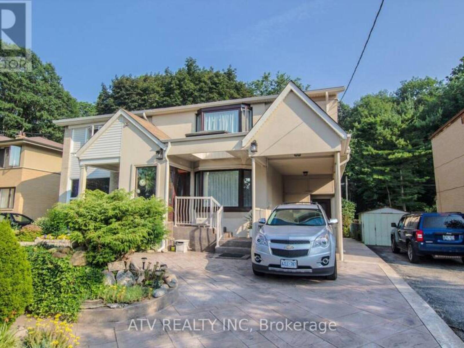 235 SAINT MARKS ROAD, Toronto, Ontario M6S 2J1