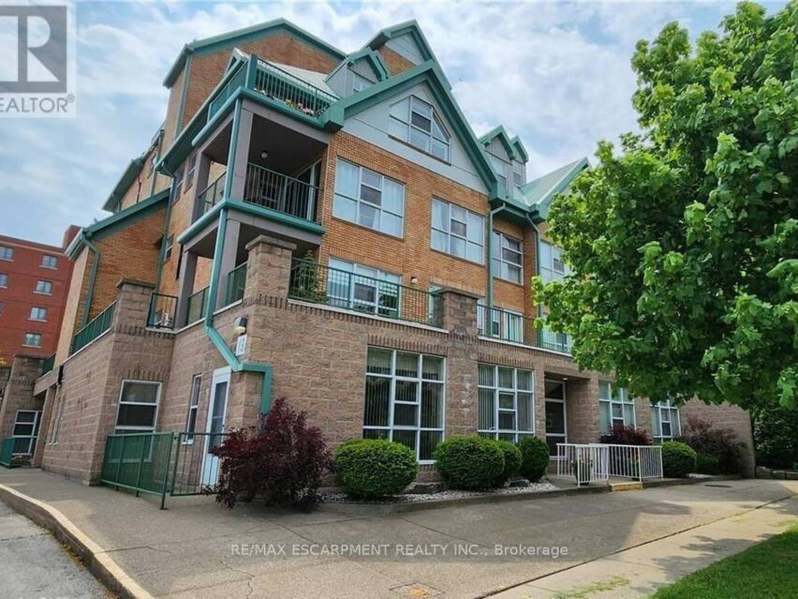 204 - 19 LAKE AVENUE S, Hamilton, Ontario L8G 2V1