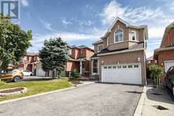 890 BLYLEVEN BOULEVARD | Mississauga Ontario | Slide Image Three