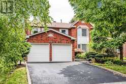 1579 LOVELADY CRESCENT | Mississauga Ontario | Slide Image Two