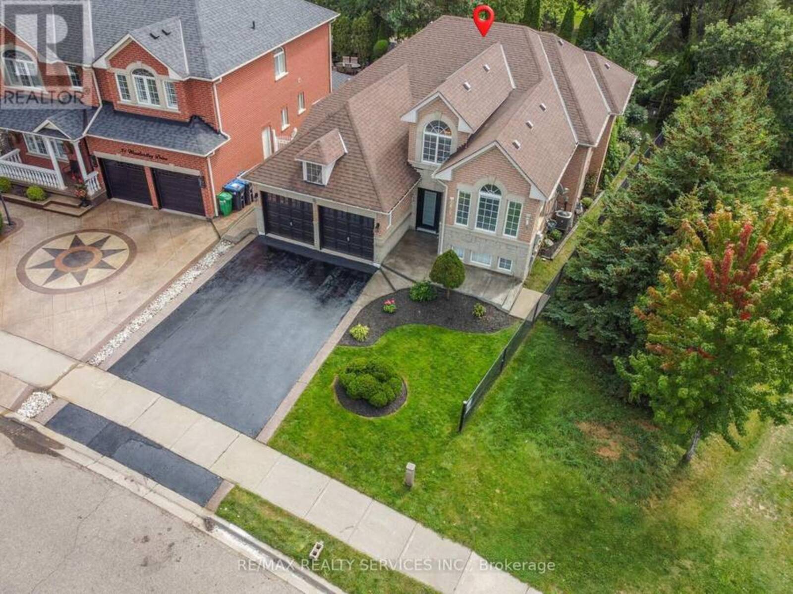 33 WOODVALLEY DRIVE, Brampton, Ontario L7A 1Z4