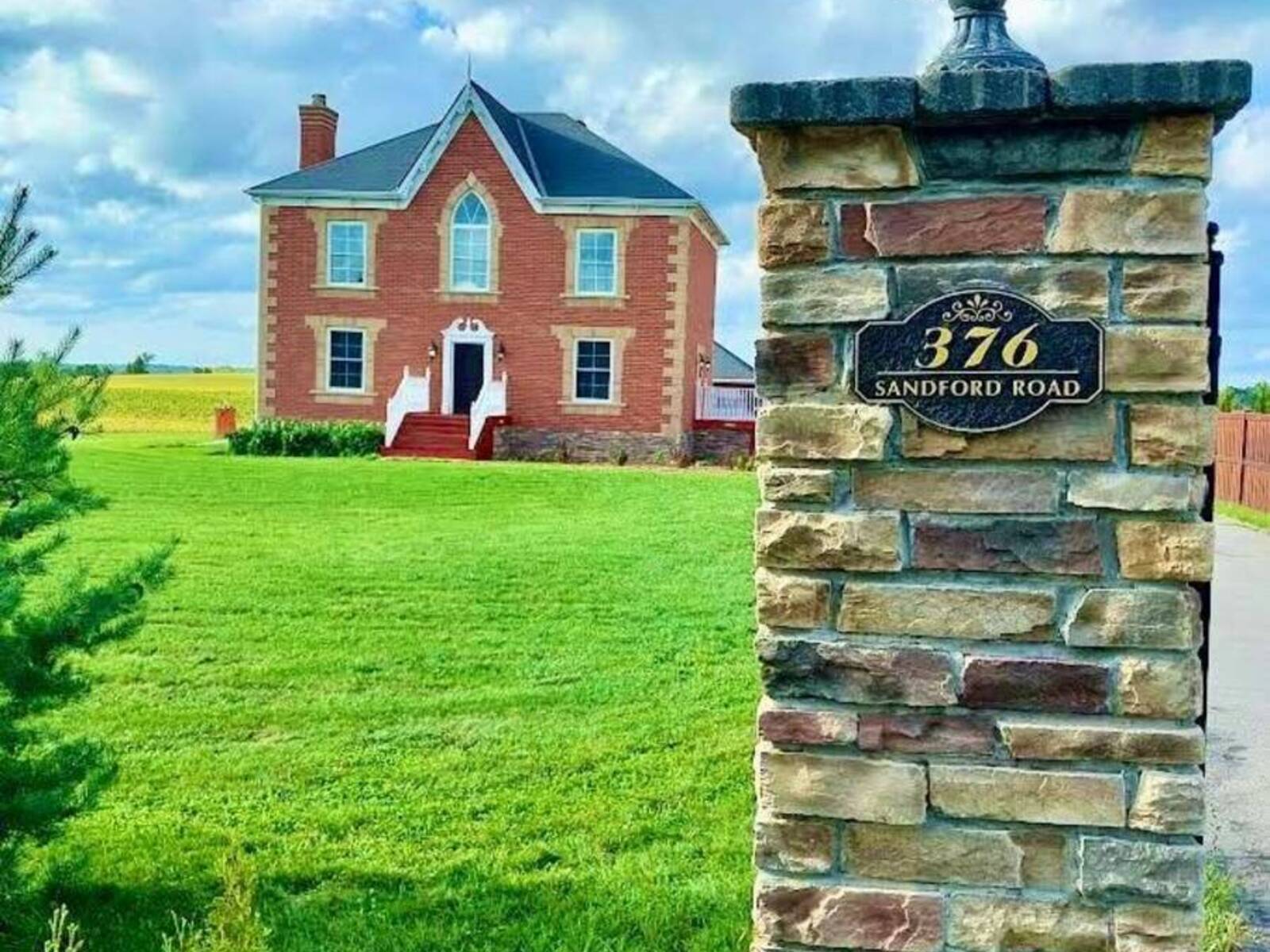 376 SANDFORD ROAD, Uxbridge, Ontario L0C 1E0