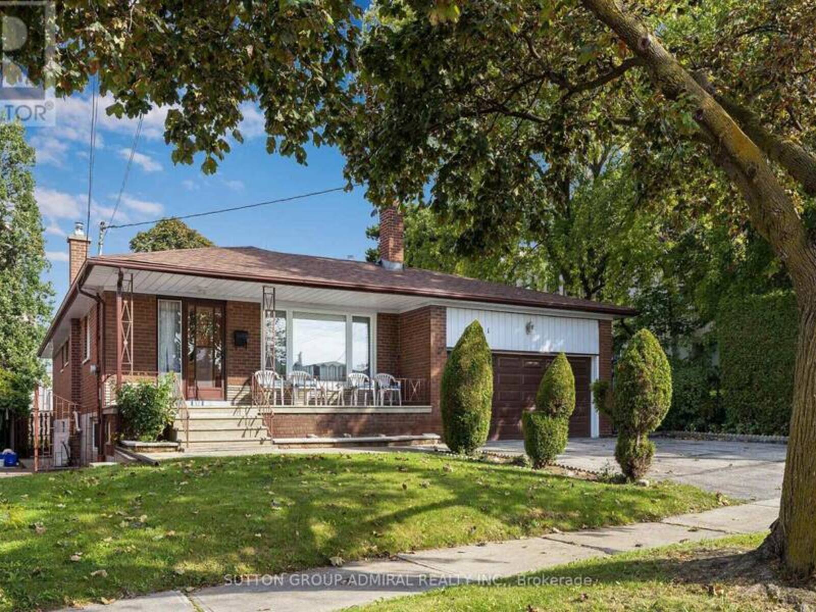 201 DERRYDOWN ROAD, Toronto, Ontario M3J 1S2