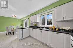 19 SPRINGBROOK DRIVE | Richmond Hill Ontario | Slide Image Twelve