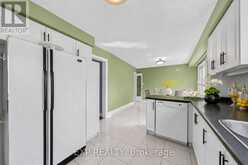 19 SPRINGBROOK DRIVE | Richmond Hill Ontario | Slide Image Thirteen