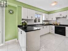 19 SPRINGBROOK DRIVE | Richmond Hill Ontario | Slide Image Fourteen