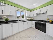 19 SPRINGBROOK DRIVE | Richmond Hill Ontario | Slide Image Fifteen