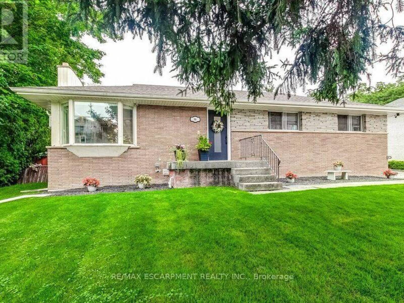 56 BARTON STREET, Hamilton, Ontario L0R 2H0