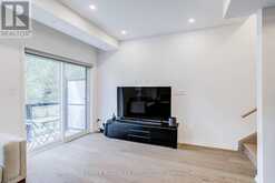 11 - 26 LYTHAM GREEN CIRCLE | Newmarket Ontario | Slide Image Eighteen