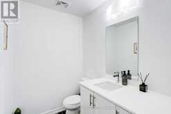 11 - 26 LYTHAM GREEN CIRCLE | Newmarket Ontario | Slide Image Nineteen