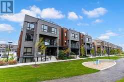 11 - 26 LYTHAM GREEN CIRCLE | Newmarket Ontario | Slide Image Forty