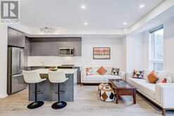11 - 26 LYTHAM GREEN CIRCLE | Newmarket Ontario | Slide Image Five