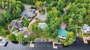 5 PINETREE ROAD | Gravenhurst Ontario | Slide Image Three