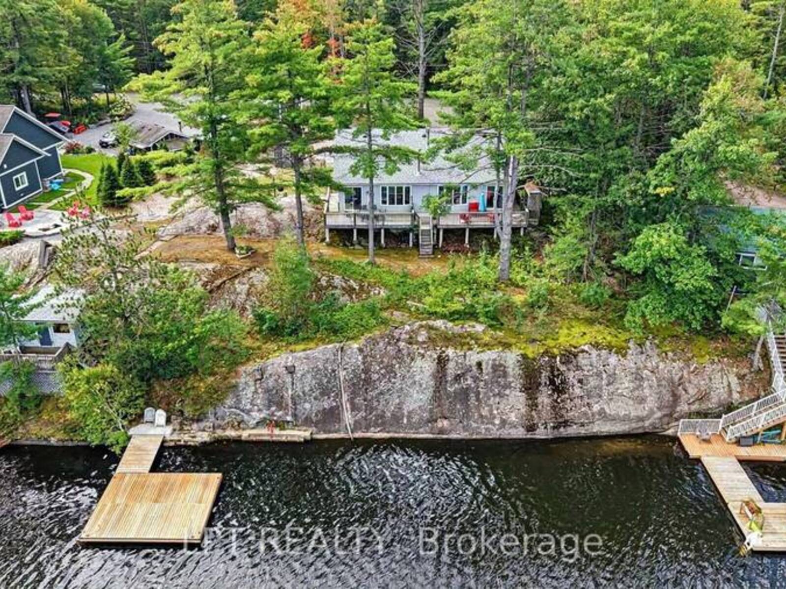5 PINETREE ROAD, Gravenhurst, Ontario P1P 0E2