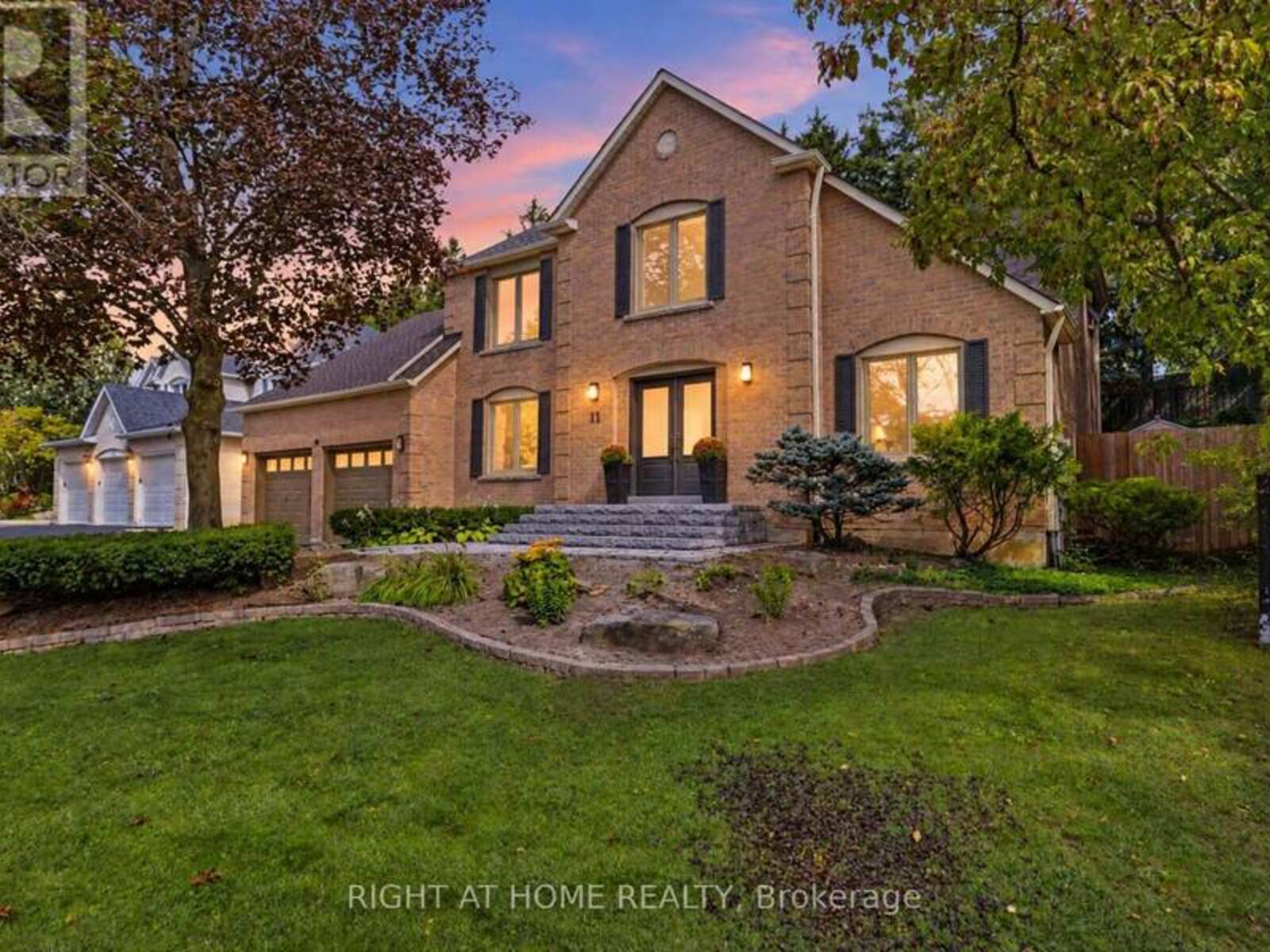 11 HARROWSMITH PLACE, Richmond Hill, Ontario L4E 2K1