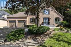 11 HARROWSMITH PLACE | Richmond Hill Ontario | Slide Image Three