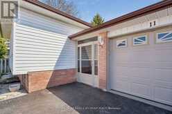 11 CHARLOTTE COURT | Barrie Ontario | Slide Image Two
