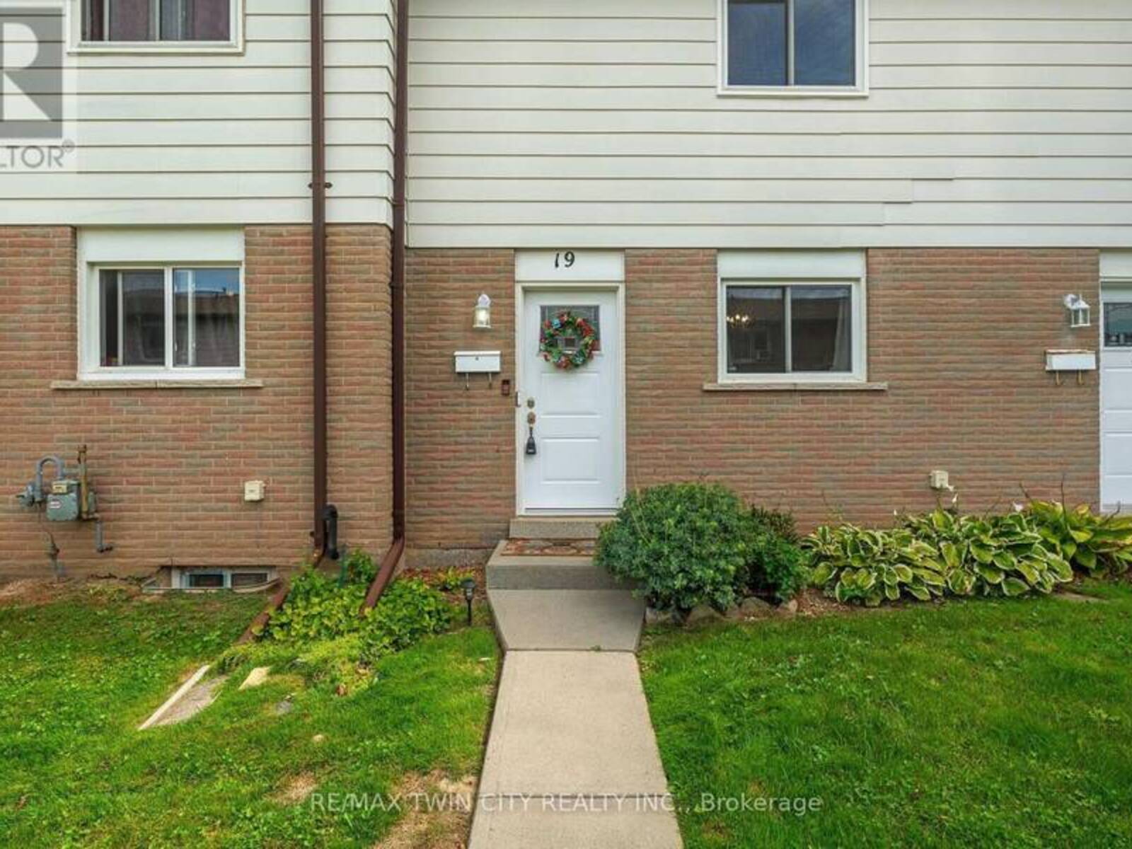 19 - 379 DARLING STREET, Brantford, Ontario N3S 7G4