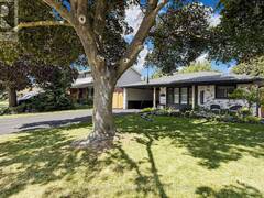 83 DELMAR DRIVE Hamilton Ontario, L9C 1J5
