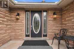 166 HILLCREST DRIVE | East Gwillimbury Ontario | Slide Image Four