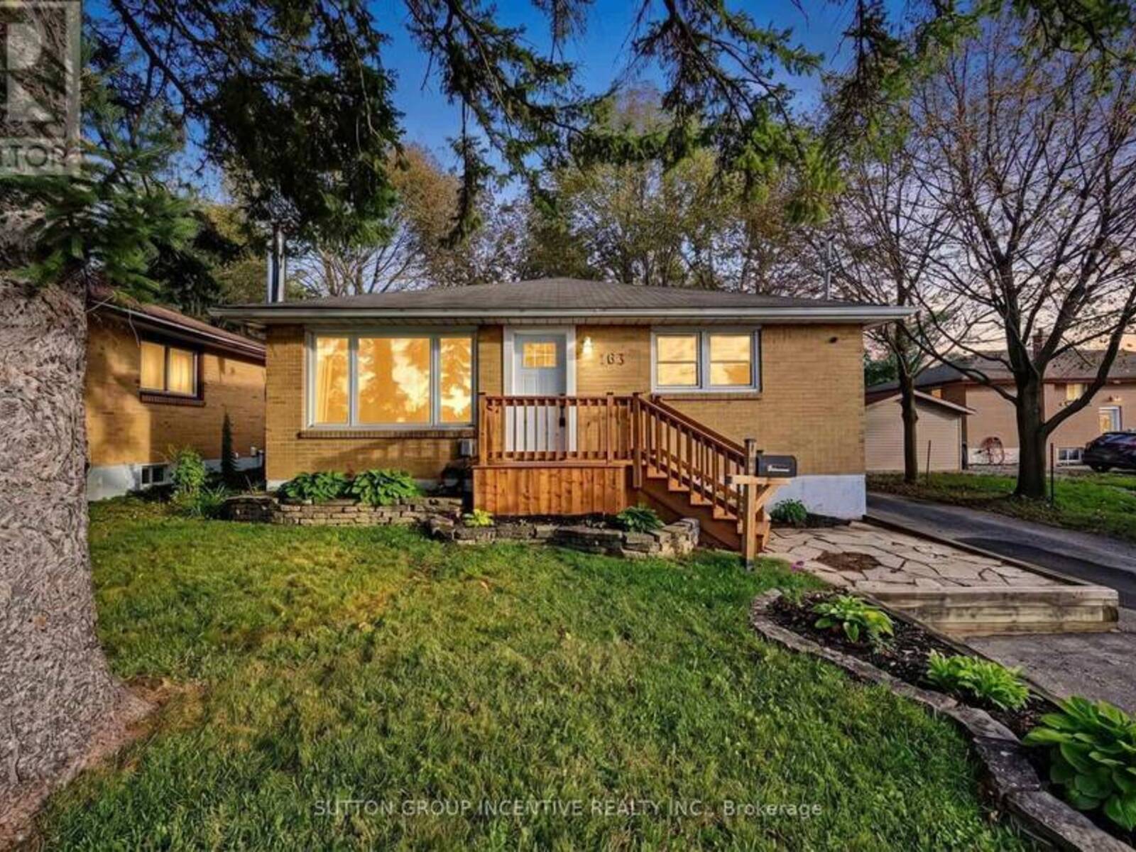 163 GROVE STREET E, Barrie, Ontario L4M 2P6